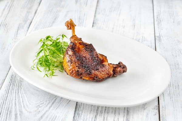 Quelle méthode pour préparer des confits de canard maison sans utiliser de graisse excessive?