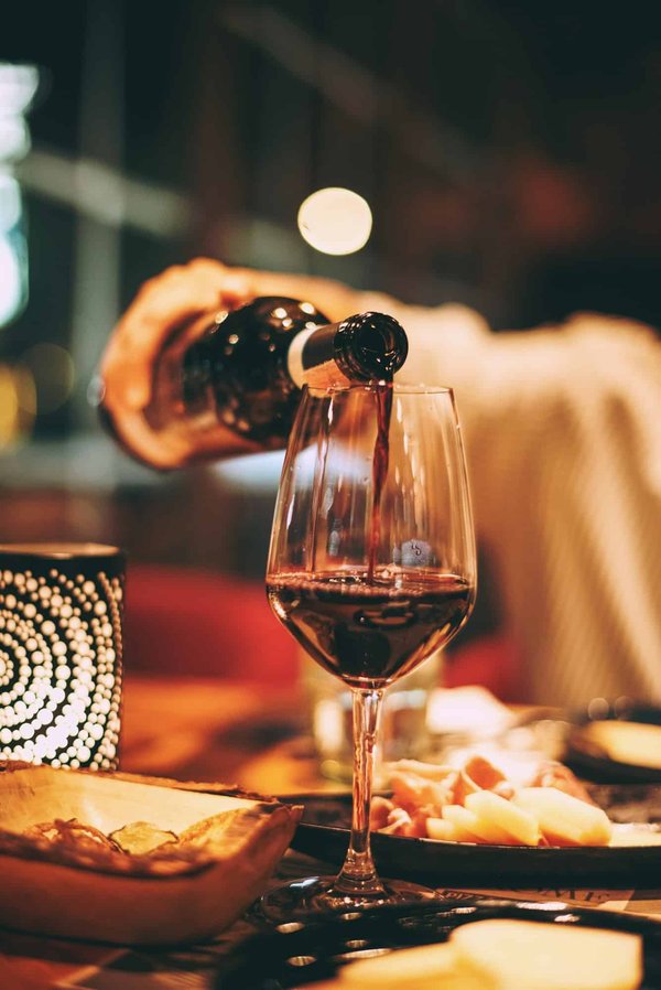 Choisir le vin rouge parfait à offrir